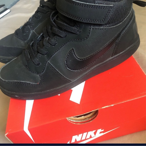 Nike (Kids) - Picture 2 of 9